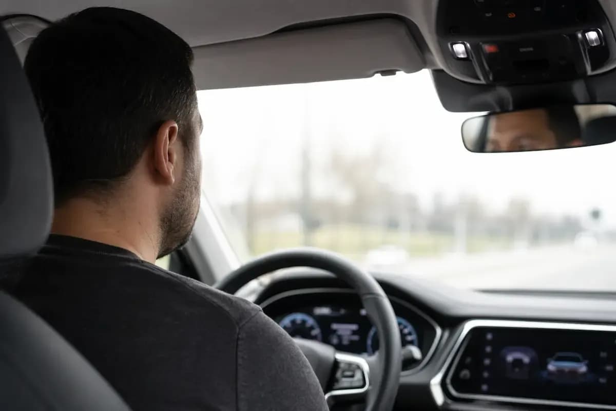 Juillet 2026 : les systèmes de surveillance du conducteur deviennent obligatoires — ce que les loueurs doivent vraiment anticiper